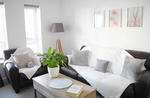Broadheath Apartment | Maya Boutique Inn - Garden