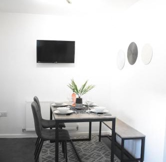 Broadheath Apartment | Maya Boutique Inn - Garden