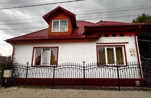 Cartisoara House | Maya & Elena