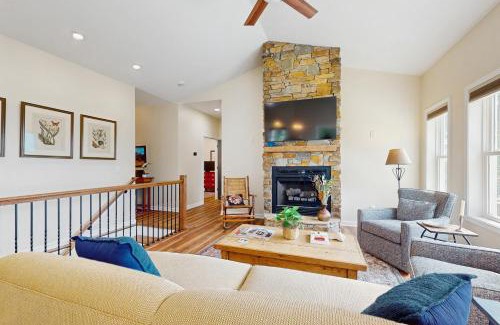 Marion Apartment | Mayapple - Upstairs