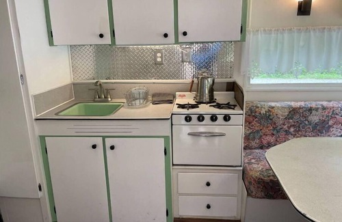 Barnardsville House | “Maybelline”, 1959 Vintage Camper by the Creek