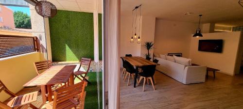 San Anton Apartment | MAYCO Lovely Apartment I by SunCastle apartamentos