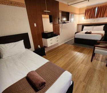 Tokoroa Hotel | Mayfair Court Motel