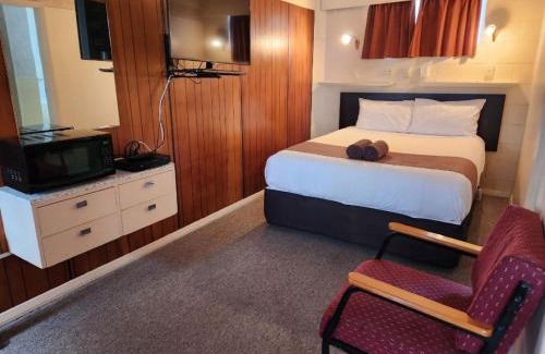 Tokoroa Hotel | Mayfair Court Motel
