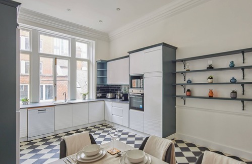 City of Westminster Apartment | Mayfair’s Finest | Spacious 3BR Luxury Stay