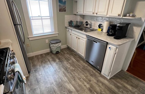 Plymouth House | Mayflower*sleeps 5*near beach*firepit*outdoor shwr*grill