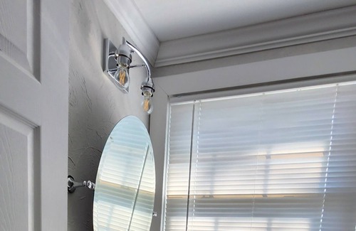Williamstown House | Mayor's House w/ Playing Grand Piano & 2 Kitchens- 5 Minutes to Ark - Sleeps 16+