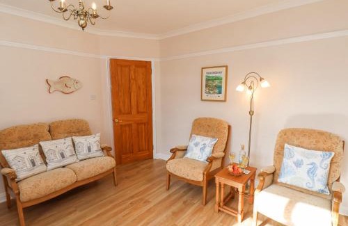 Fylingthorpe House | Maypole Cottage