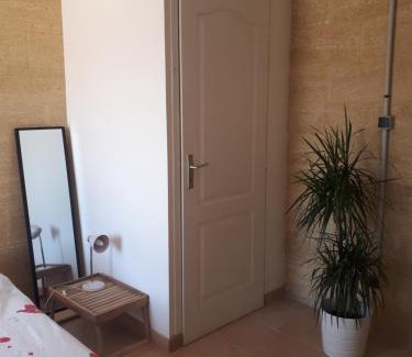 Saint-Quentin-la-Poterie Bed & Breakfast | Mazet des lavandes
