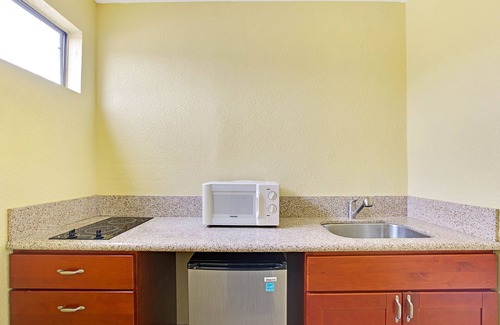 Southwood Riviera Hotel | MC Pacific Inn & Suites