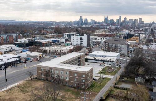 Maxwell House | McBryde Dive Bar - 8 beds - 2 Miles to DT