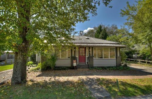 Williamstown House | Mccaysville River House- Cuddleup