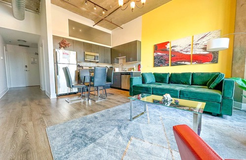 Near South Side Apartment | McCormick Place 2b/2b Skyline unit with optional parking for up to 8 guests