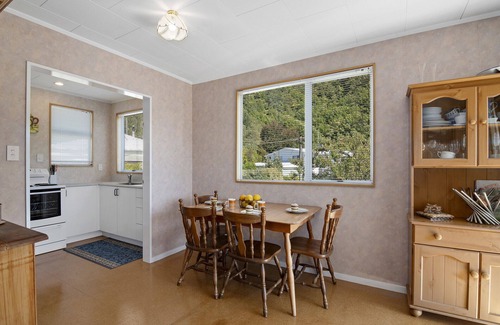 Havelock House | McFalls Bach - Havelock Holiday Home