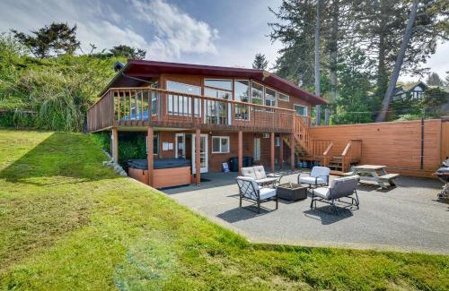 McKinleyville House | McKinleyville Getaway with Hot Tub and Ocean Views!