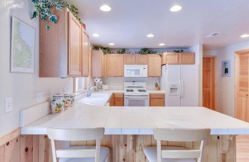 Tahoma House | McKinney Estate w Roof Deck Beach & Hike