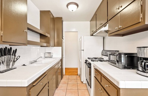 Mar Vista Apartment | MCL1 -Charming 1-bedroom apartment in welcoming Los Angeles with WiFi