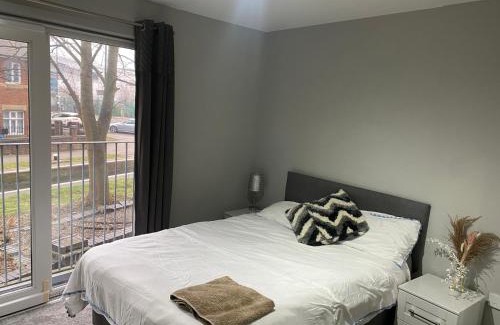 Clayton Apartment | MCR-2bed2bathAptParkingLUX Canal