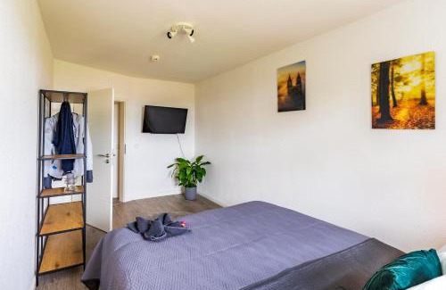 Magdeburg Apartment | MD-4 Dodendorfer 88 - Nähe Uni Klinik - 2 Schlafzimmer - Smart TV - Schlafsofa -Voll ausgestattet