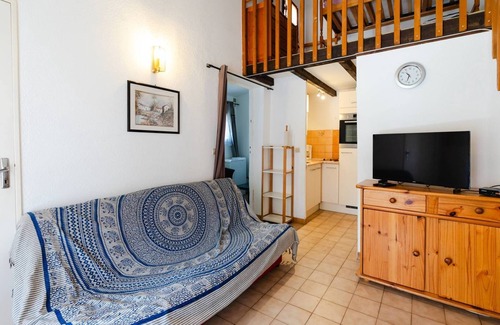 Les Ayguades House | MDP-70-One-bedroom holiday home with mezzanine floor in Gruissan