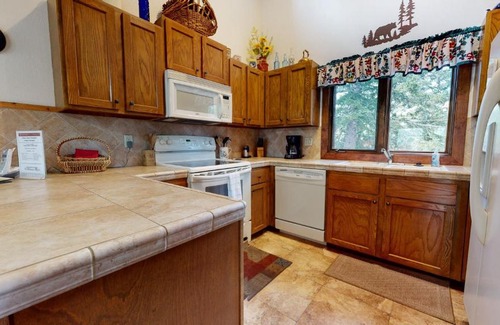 Mammoth Lakes Apartment | Meadow Ridge #28 condo