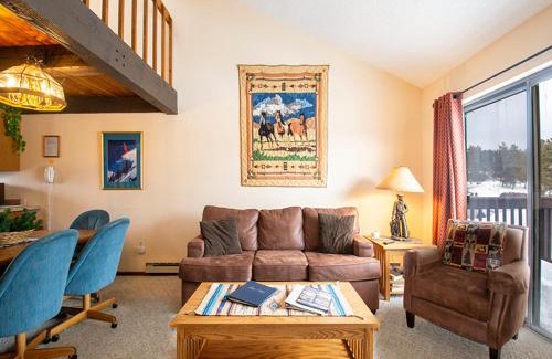 Fraser House | Meadow Ridge Court 28 Unit 6