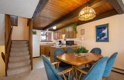 Fraser House | Meadow Ridge Court 28 Unit 6