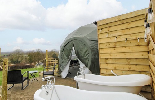 Llanymynech Cottage | MEADOW VIEW - BRYN-MAWR RETREAT, romantic in Llanymynech