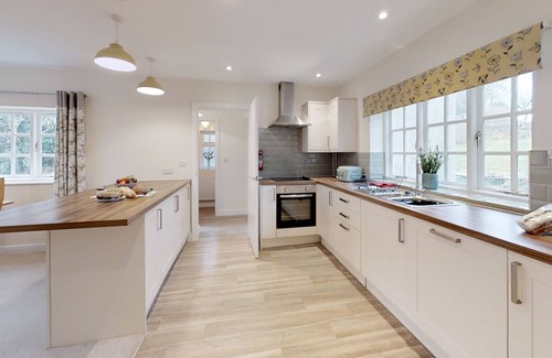 Coln St Aldwyns Cottage | Meadow View - sleeps 6 guests in 3 bedrooms
