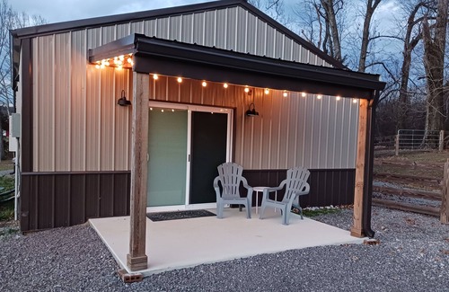 Readyville Cottage | Meadow Wood Cottage nPeaceful, Relaxing Luxury in the Country