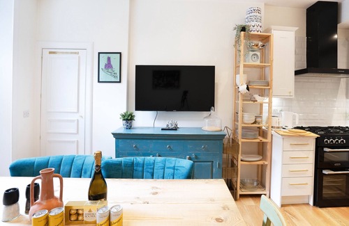 Gifford Apartment | Meadowbank Residence 3bed