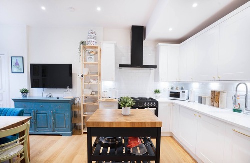 Gifford Apartment | Meadowbank Residence 3bed