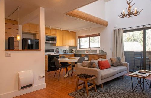 Ketchum House | Meadowbrook Condos