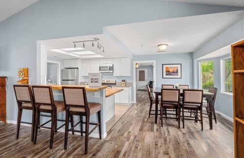 Ahwahnee House | Meadowlark - Brand New Hot Tub, BBQ & Fire Pit