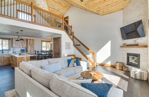 Indian Mountain Cabin | 'Meadowlark Mountain Club' w/Views of the Rockies