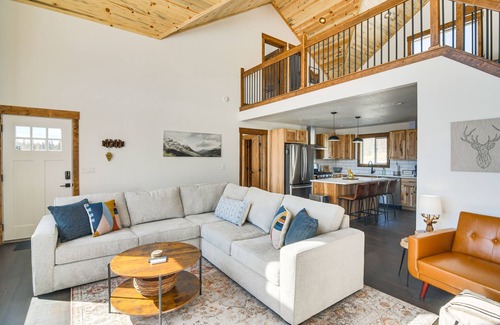 Indian Mountain Cabin | 'Meadowlark Mountain Club' w/Views of the Rockies