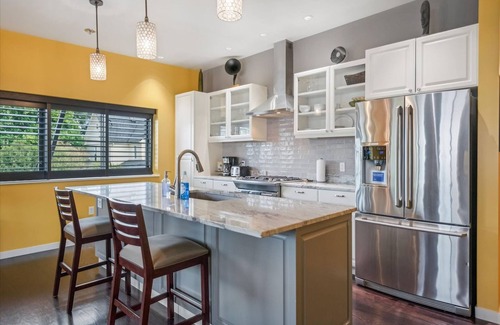 Belmont Apartment | Meadowlark Suite - 201 2b1b