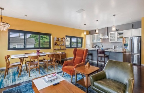 Belmont Apartment | Meadowlark Suite - 201 2b1b