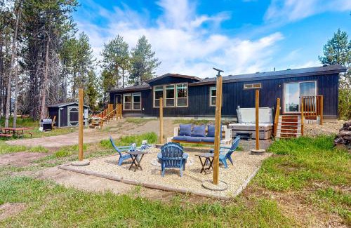 Fir Grove Estates House | Meadowpine Retreat