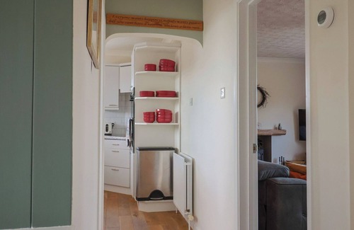 Owermoigne Cottage | MEADOWS END, pet friendly, character holiday cottage in Broadmayne