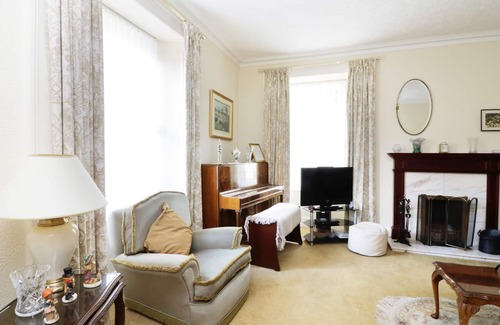 Coupar Angus House | MEADOWSIDE FARM, family friendly, with open fire in Coupar Angus