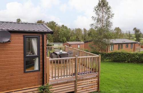 Carnforth House | Meadowsweet Lodge