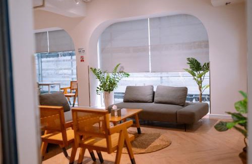 Ben Nghe Hotel | MEANDER Saigon