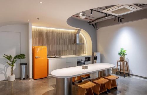 Ben Nghe Hotel | MEANDER Saigon