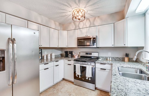Mebane House | Mebane Home w/Private Yard: Steps to Downtown!