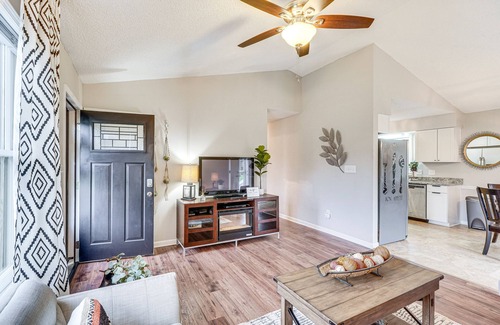 Mebane House | Mebane Home w/Private Yard: Steps to Downtown!