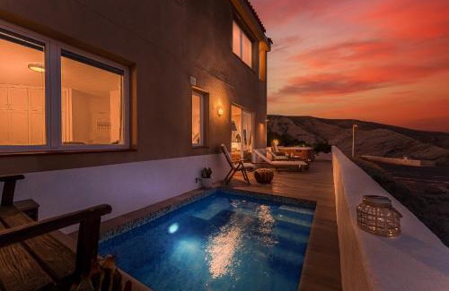Arenas del Mar Villa | Medano Seaside Villa, Jacuzzi & Pool