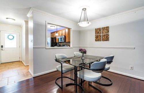 Southeast Raleigh House | Medical worker special - wakemed 5min drive unit