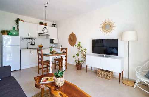 Sitio de Calahonda Apartment | Mediterranean apartment on the beachfront