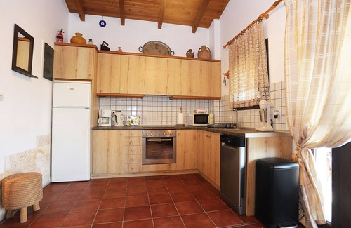 Roumeli Villa | Mediterranean eco-friendly Villa with private pool close to the sea and beaches